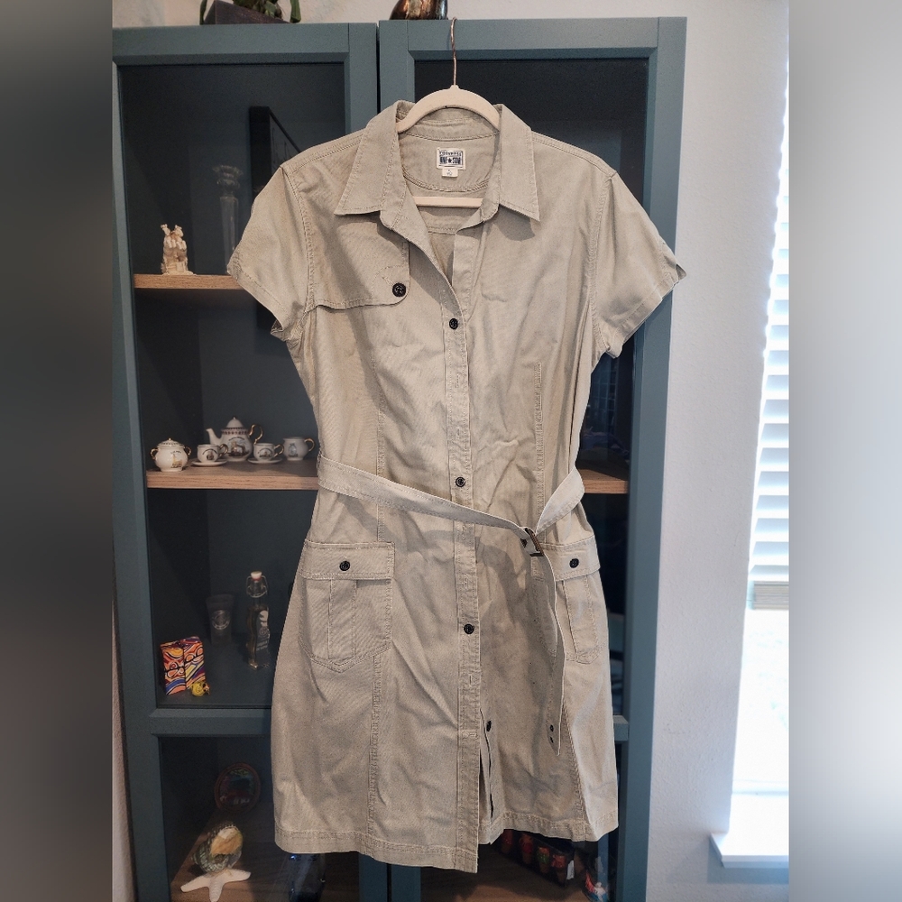 Converse sports dress  size x-large